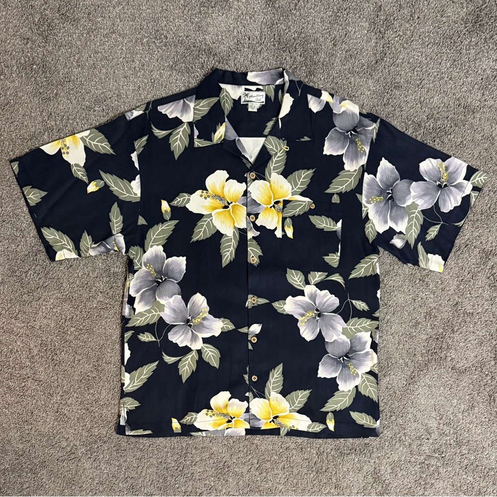 Vintage Monterey Club Men’s Floral Button Up Shirt Size L 100% Silk